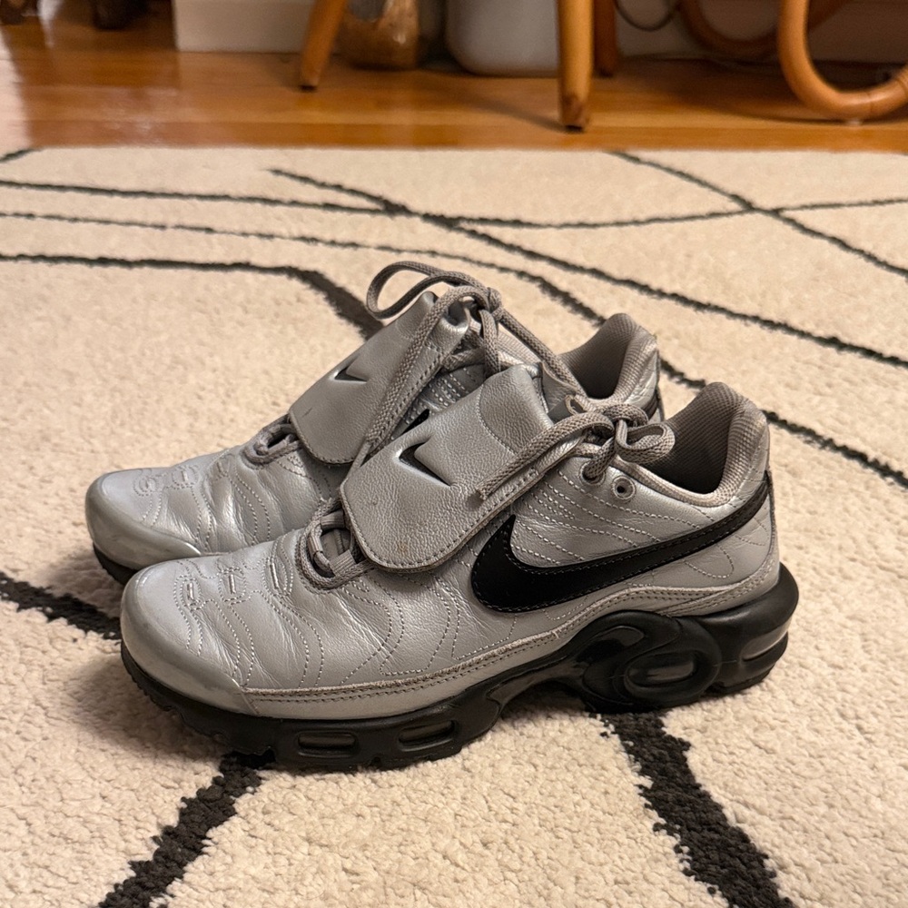 Nike Air Max Plus Tiempo Wolf Grey Black (like new!)